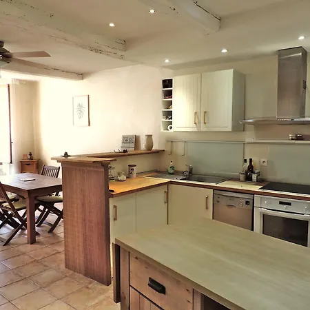 Le Logis De La Fontaine Ceyreste