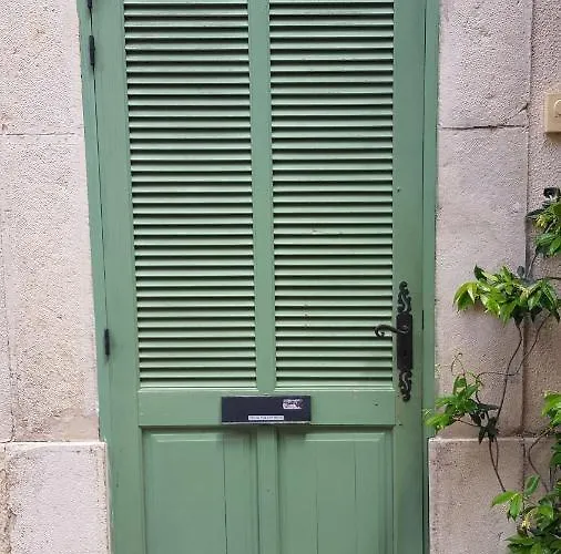Le Logis De La Fontaine Ceyreste