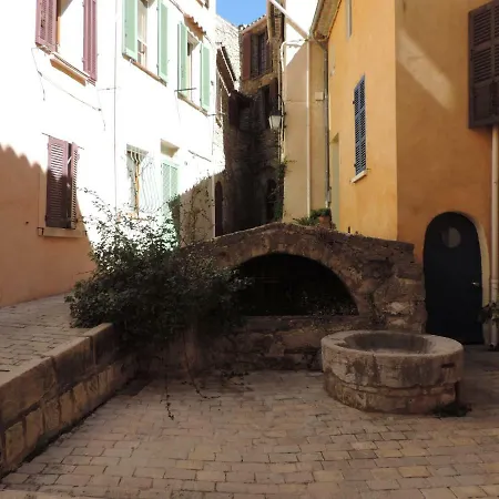Apartment Le Logis De La Fontaine Ceyreste