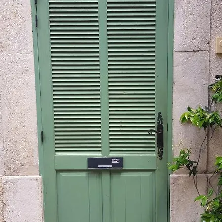 Le Logis De La Fontaine Ceyreste